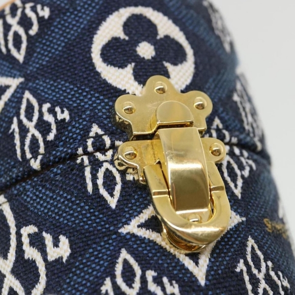 LOUIS VUITTON | Since 1854 100ML Travel Case - Picture 3 of 16